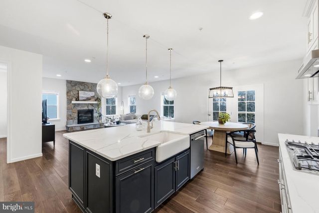 2758 HILLFIELD DR, Frederick, MD 21702