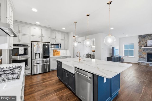 2758 HILLFIELD DR, Frederick, MD 21702