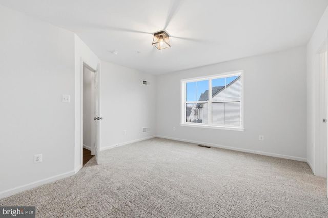 2758 HILLFIELD DR, Frederick, MD 21702