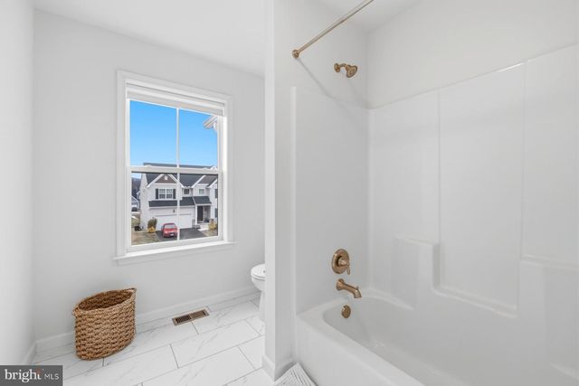 2758 HILLFIELD DR, Frederick, MD 21702