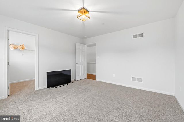 2758 HILLFIELD DR, Frederick, MD 21702