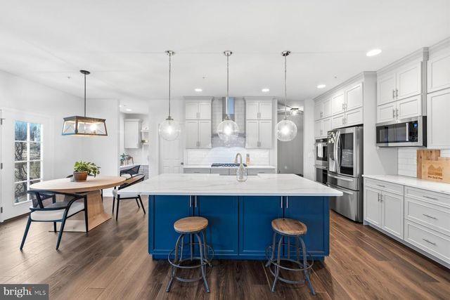 2758 HILLFIELD DR, Frederick, MD 21702