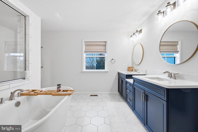 2758 HILLFIELD DR, Frederick, MD 21702