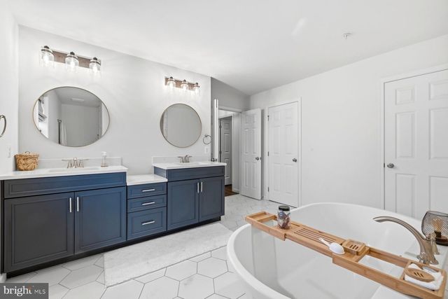 2758 HILLFIELD DR, Frederick, MD 21702