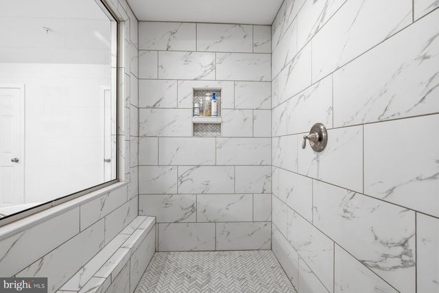 2758 HILLFIELD DR, Frederick, MD 21702