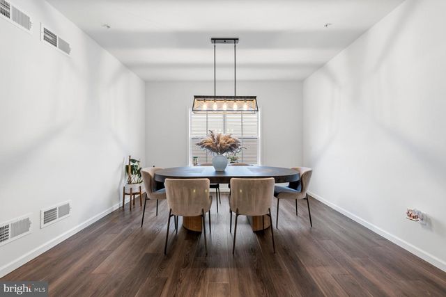 2758 HILLFIELD DR, Frederick, MD 21702