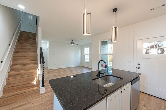 975 S Laramie Heights, Fayetteville, AR 72704