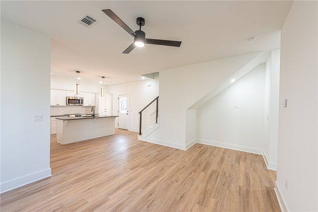 975 S Laramie Heights, Fayetteville, AR 72704