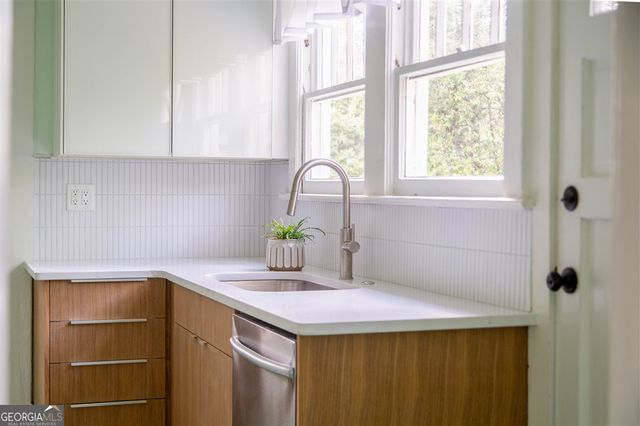 1739 Lyle Avenue, College Park, GA 30337