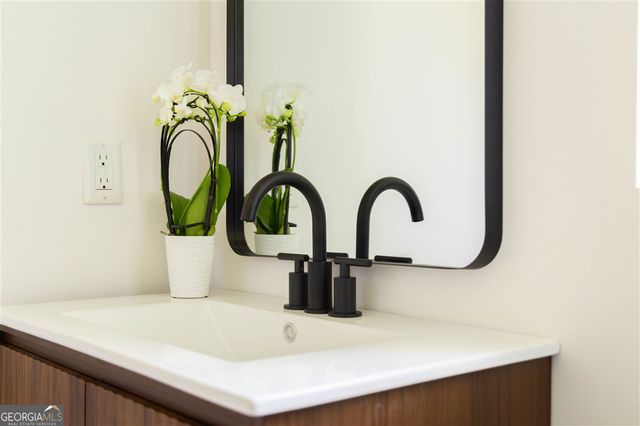 1739 Lyle Avenue, College Park, GA 30337