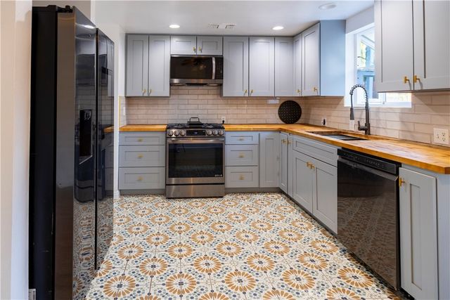 2624 Mill Creek, Mentone, CA 92359