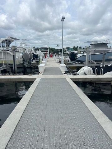 4 Grove Isle Drive Slip C-13, Coconut Grove, FL 33133