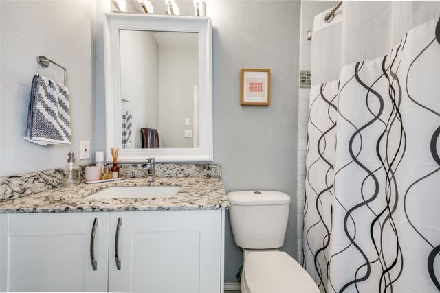 4800 W Lovers Lane, Dallas, TX 75209
