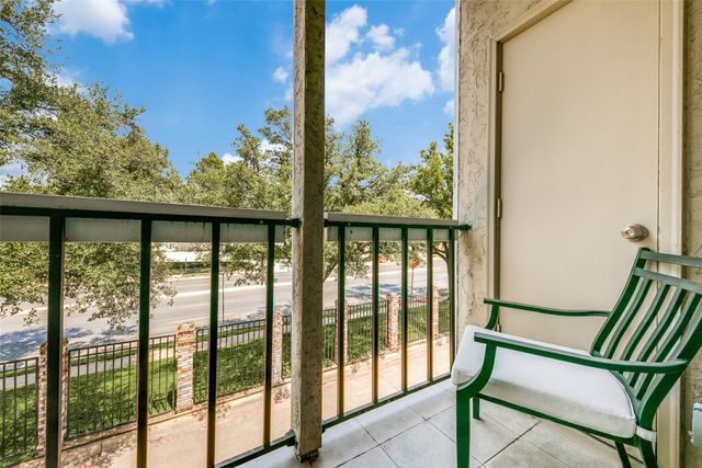 4800 W Lovers Lane, Dallas, TX 75209