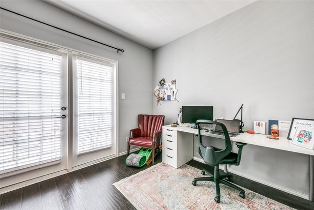 4800 W Lovers Lane, Dallas, TX 75209
