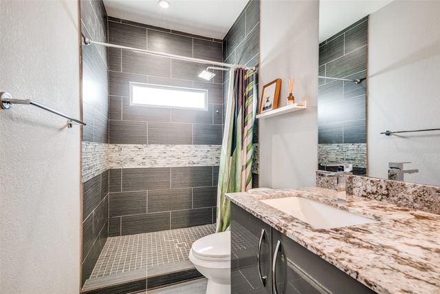 4800 W Lovers Lane, Dallas, TX 75209