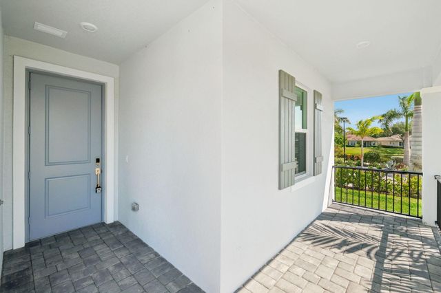 8702 Dahlia Circle, Port St Lucie, FL 34986
