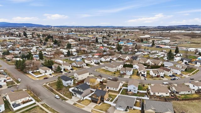 13507 W 10th Ave, Airway Heights, WA 99001