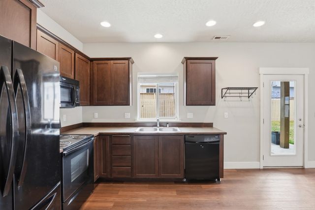 13507 W 10th Ave, Airway Heights, WA 99001