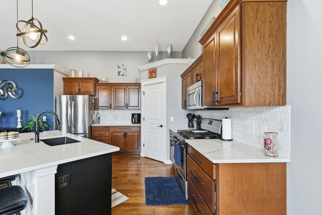 6521 FRIENDSHIP Path, Bettendorf, IA 52722