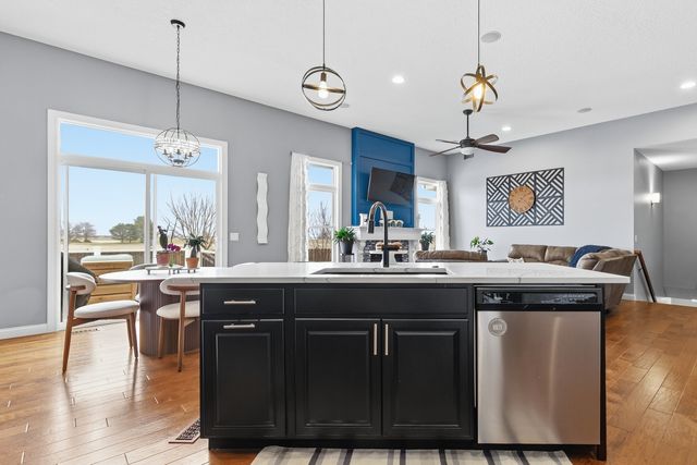 6521 FRIENDSHIP Path, Bettendorf, IA 52722