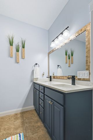 6521 FRIENDSHIP Path, Bettendorf, IA 52722