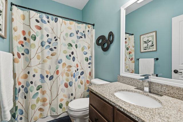 6521 FRIENDSHIP Path, Bettendorf, IA 52722