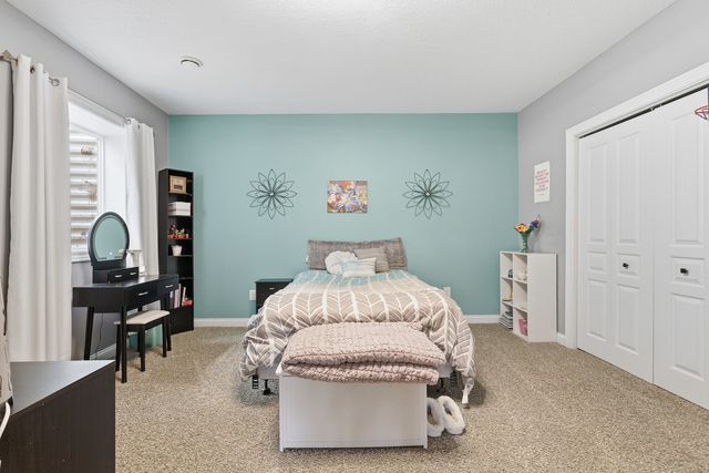 6521 FRIENDSHIP Path, Bettendorf, IA 52722