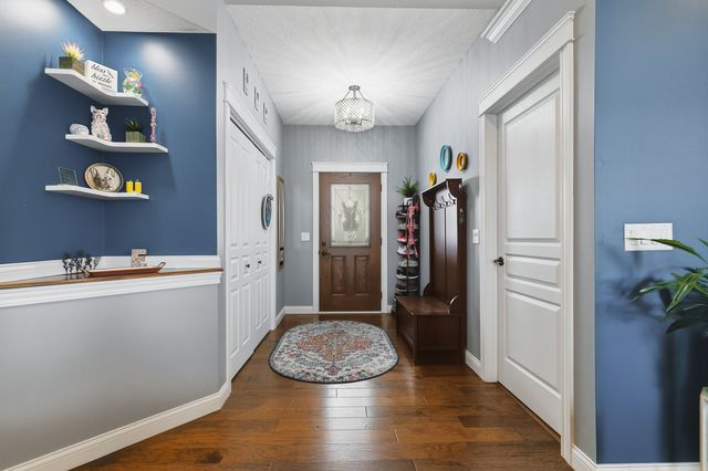 6521 FRIENDSHIP Path, Bettendorf, IA 52722