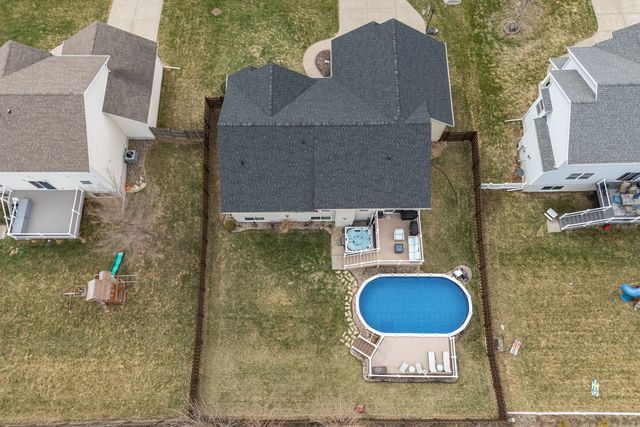 6521 FRIENDSHIP Path, Bettendorf, IA 52722