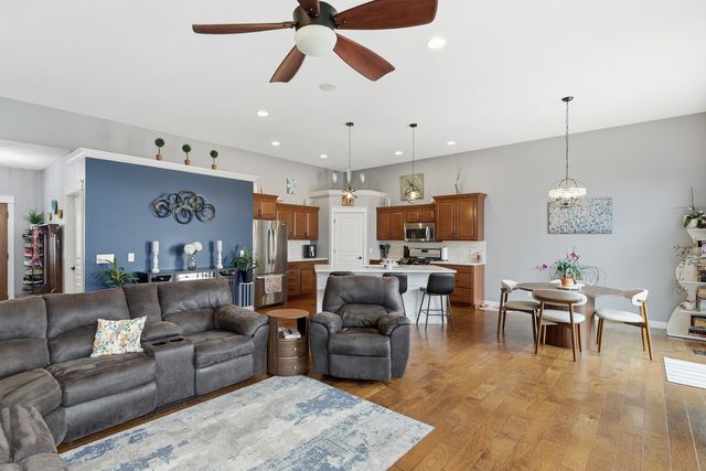 6521 FRIENDSHIP Path, Bettendorf, IA 52722