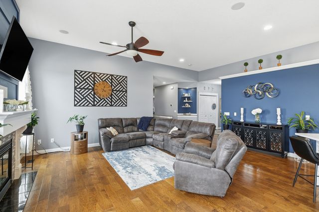 6521 FRIENDSHIP Path, Bettendorf, IA 52722