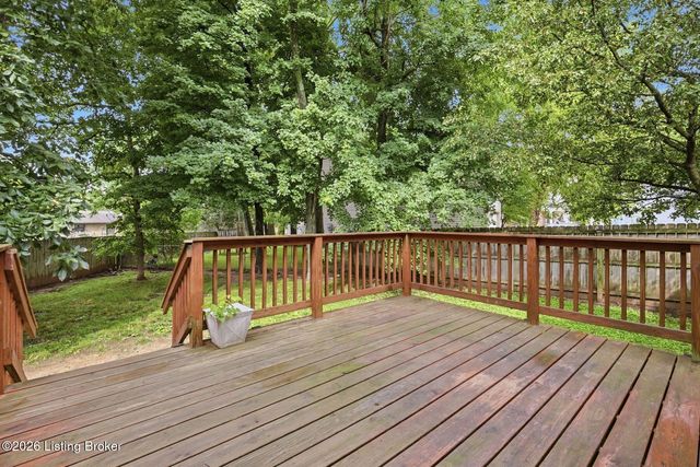 6714 Brook Bend Way, Louisville, KY 40229