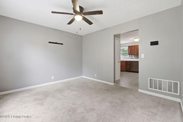 6714 Brook Bend Way, Louisville, KY 40229