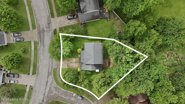 6714 Brook Bend Way, Louisville, KY 40229