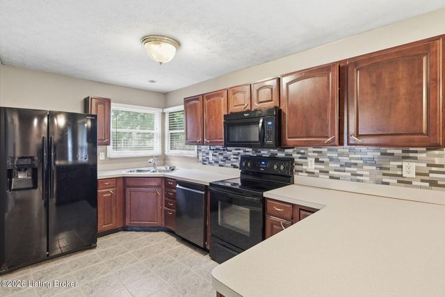 6714 Brook Bend Way, Louisville, KY 40229