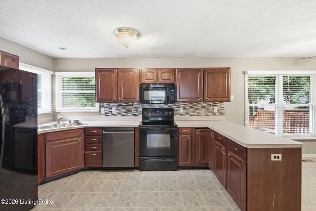 6714 Brook Bend Way, Louisville, KY 40229