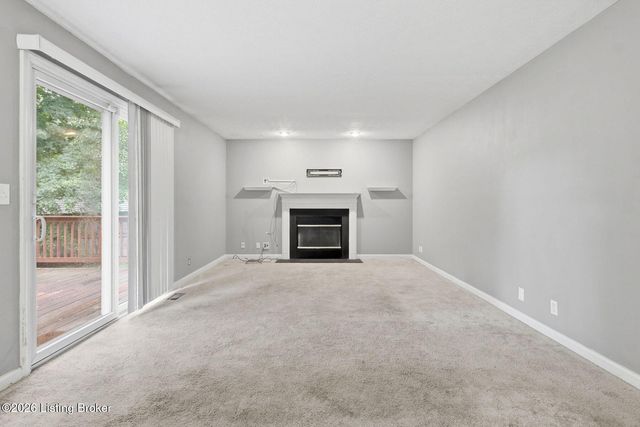 6714 Brook Bend Way, Louisville, KY 40229