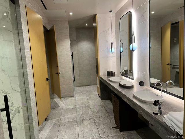 13336 37th Avenue 6F, Flushing, NY 11354