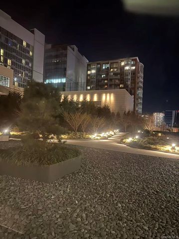 13336 37th Avenue 6F, Flushing, NY 11354