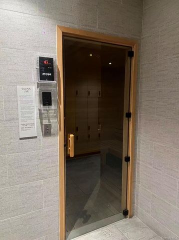 13336 37th Avenue 6F, Flushing, NY 11354