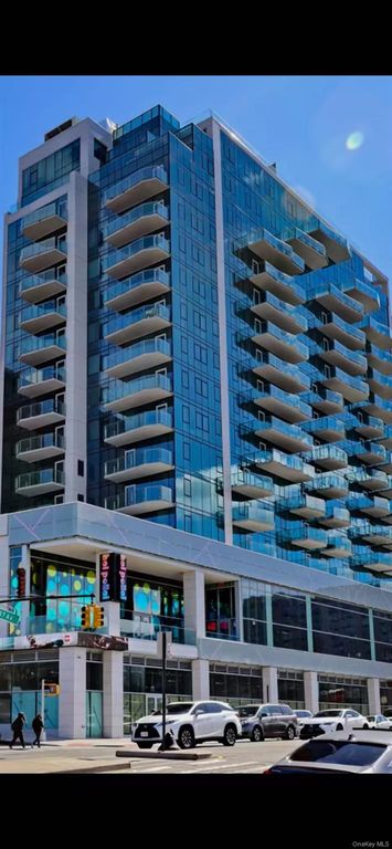 13336 37th Avenue 6F, Flushing, NY 11354