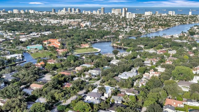 1014 SE 5th Court, Fort Lauderdale, FL 33301