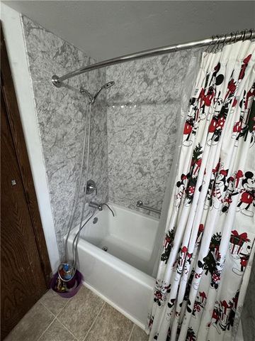 812 Green Acres Court, Eau Claire, WI 54703