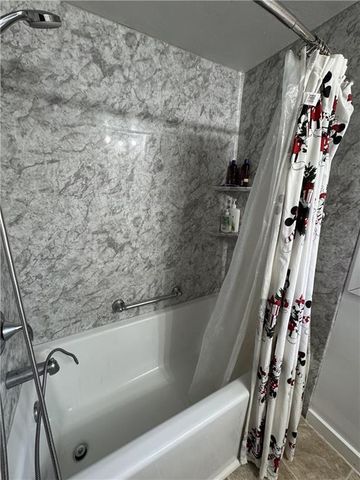 812 Green Acres Court, Eau Claire, WI 54703