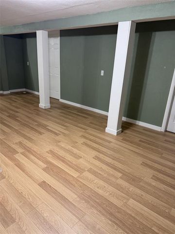 812 Green Acres Court, Eau Claire, WI 54703