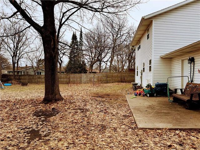 812 Green Acres Court, Eau Claire, WI 54703