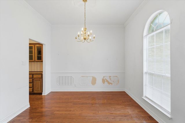 14 Lone Oak TRL, Sunset Valley, TX 78745