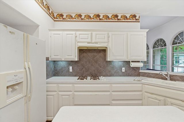 14 Lone Oak TRL, Sunset Valley, TX 78745