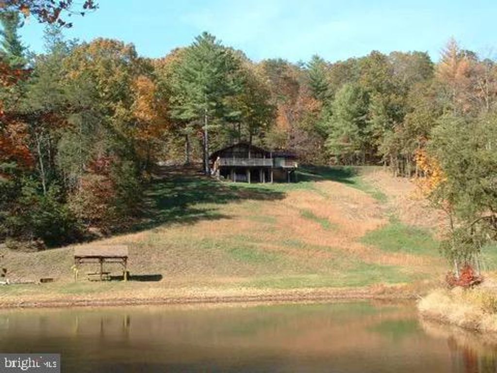431 HOLLY RIDGE RD, Mount Jackson, VA 22842